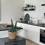 Stunning Penthouse In The City! Lejlighed *