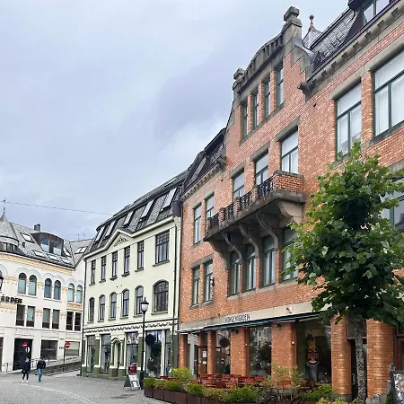 Stunning Penthouse In The City! * Alesund